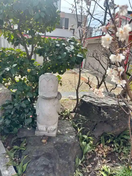 山本八幡宮の{uncategorized: "未分類", other: "その他", undefined: "問題あり", building: "その他建物", grave: "お墓", sacred_gate: "鳥居", guardian: "狛犬", statue: "像", buddha: "仏像", history: "歴史", nature: "自然", garden: "庭園", animal: "動物", pagoda: "塔", temizu: "手水舎", mountain_gate: "山門・神門", sanctuary: "本殿・本堂", subordinate: "末社・摂社", art: "芸術", scenery: "景色", jizo: "地蔵", ema: "絵馬", goshuin: "御朱印", omikuji: "おみくじ", items: "授与品その他", amulet: "お守り", goshuincho: "御朱印帳", eats: "食事", festival: "お祭り", votive_dance: "神楽", shichigosan: "七五三参", wedding: "結婚式", experience: "体験その他", initially: "初詣", around: "周辺", anti_infection: "感染症対策"}