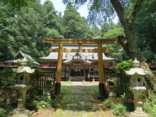 都々古別神社(馬場)の鳥居