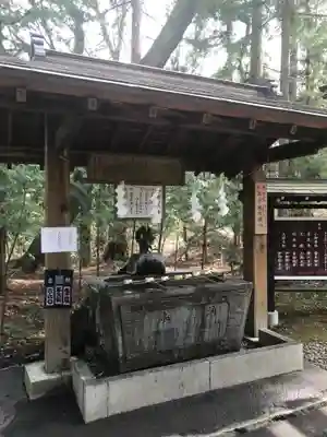 新屋山神社の手水舎