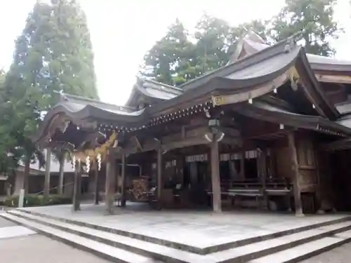 白山比咩神社の本殿