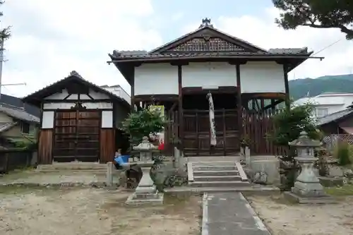 倉園神社の本殿