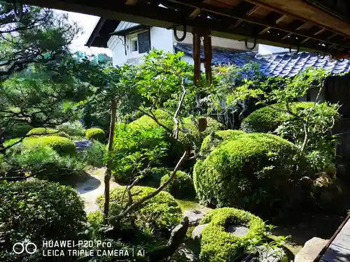 穴太寺の庭園