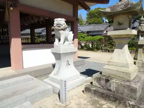 泊神社の狛犬