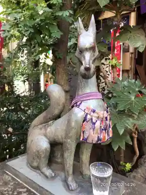 装束稲荷神社(王子稲荷神社境外摂社)の狛犬