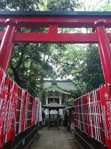 豊川稲荷東京別院の鳥居