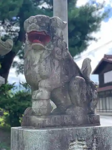 北東本宮小室浅間神社の狛犬