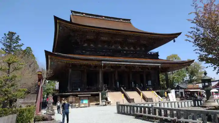 金峯山寺の本殿・本堂