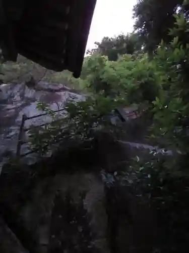 龍御前神社の建物その他