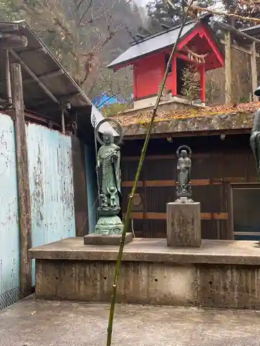 代々木神社の仏像