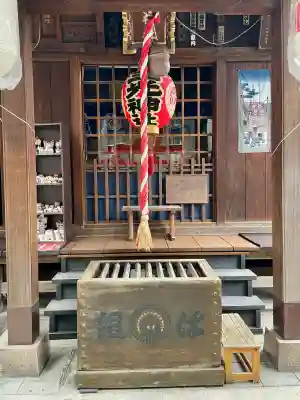 三光稲荷神社の{uncategorized: "未分類", other: "その他", undefined: "問題あり", building: "その他建物", grave: "お墓", sacred_gate: "鳥居", guardian: "狛犬", statue: "像", buddha: "仏像", history: "歴史", nature: "自然", garden: "庭園", animal: "動物", pagoda: "塔", temizu: "手水舎", mountain_gate: "山門・神門", sanctuary: "本殿・本堂", subordinate: "末社・摂社", art: "芸術", scenery: "景色", jizo: "地蔵", ema: "絵馬", goshuin: "御朱印", omikuji: "おみくじ", items: "授与品その他", amulet: "お守り", goshuincho: "御朱印帳", eats: "食事", festival: "お祭り", votive_dance: "神楽", shichigosan: "七五三参", wedding: "結婚式", experience: "体験その他", initially: "初詣", around: "周辺", anti_infection: "感染症対策"}