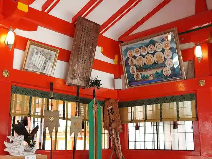 熊野速玉大社の{uncategorized: "未分類", other: "その他", undefined: "問題あり", building: "その他建物", grave: "お墓", sacred_gate: "鳥居", guardian: "狛犬", statue: "像", buddha: "仏像", history: "歴史", nature: "自然", garden: "庭園", animal: "動物", pagoda: "塔", temizu: "手水舎", mountain_gate: "山門・神門", sanctuary: "本殿・本堂", subordinate: "末社・摂社", art: "芸術", scenery: "景色", jizo: "地蔵", ema: "絵馬", goshuin: "御朱印", omikuji: "おみくじ", items: "授与品その他", amulet: "お守り", goshuincho: "御朱印帳", eats: "食事", festival: "お祭り", votive_dance: "神楽", shichigosan: "七五三参", wedding: "結婚式", experience: "体験その他", initially: "初詣", around: "周辺", anti_infection: "感染症対策"}