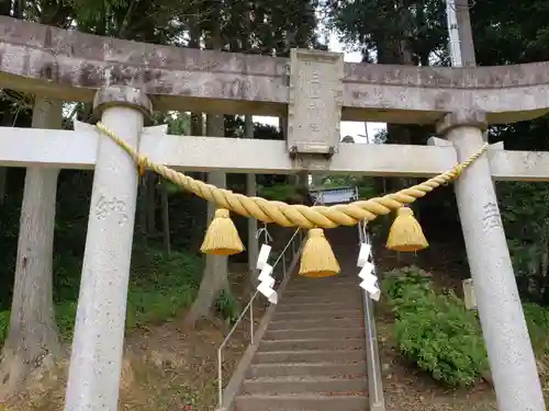 白山神社の鳥居