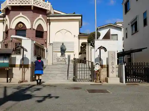専念寺の山門・神門