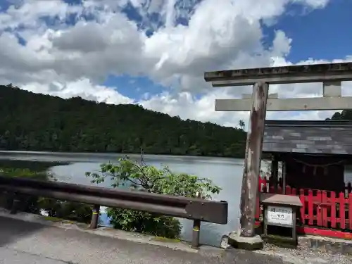 池神社の{uncategorized: "未分類", other: "その他", undefined: "問題あり", building: "その他建物", grave: "お墓", sacred_gate: "鳥居", guardian: "狛犬", statue: "像", buddha: "仏像", history: "歴史", nature: "自然", garden: "庭園", animal: "動物", pagoda: "塔", temizu: "手水舎", mountain_gate: "山門・神門", sanctuary: "本殿・本堂", subordinate: "末社・摂社", art: "芸術", scenery: "景色", jizo: "地蔵", ema: "絵馬", goshuin: "御朱印", omikuji: "おみくじ", items: "授与品その他", amulet: "お守り", goshuincho: "御朱印帳", eats: "食事", festival: "お祭り", votive_dance: "神楽", shichigosan: "七五三参", wedding: "結婚式", experience: "体験その他", initially: "初詣", around: "周辺", anti_infection: "感染症対策"}