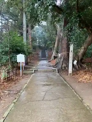 日吉神社の{uncategorized: "未分類", other: "その他", undefined: "問題あり", building: "その他建物", grave: "お墓", sacred_gate: "鳥居", guardian: "狛犬", statue: "像", buddha: "仏像", history: "歴史", nature: "自然", garden: "庭園", animal: "動物", pagoda: "塔", temizu: "手水舎", mountain_gate: "山門・神門", sanctuary: "本殿・本堂", subordinate: "末社・摂社", art: "芸術", scenery: "景色", jizo: "地蔵", ema: "絵馬", goshuin: "御朱印", omikuji: "おみくじ", items: "授与品その他", amulet: "お守り", goshuincho: "御朱印帳", eats: "食事", festival: "お祭り", votive_dance: "神楽", shichigosan: "七五三参", wedding: "結婚式", experience: "体験その他", initially: "初詣", around: "周辺", anti_infection: "感染症対策"}