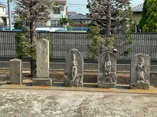 水神社の仏像