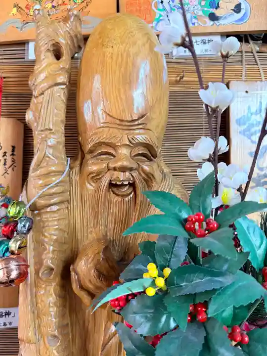 七重浜海津見神社の{uncategorized: "未分類", other: "その他", undefined: "問題あり", building: "その他建物", grave: "お墓", sacred_gate: "鳥居", guardian: "狛犬", statue: "像", buddha: "仏像", history: "歴史", nature: "自然", garden: "庭園", animal: "動物", pagoda: "塔", temizu: "手水舎", mountain_gate: "山門・神門", sanctuary: "本殿・本堂", subordinate: "末社・摂社", art: "芸術", scenery: "景色", jizo: "地蔵", ema: "絵馬", goshuin: "御朱印", omikuji: "おみくじ", items: "授与品その他", amulet: "お守り", goshuincho: "御朱印帳", eats: "食事", festival: "お祭り", votive_dance: "神楽", shichigosan: "七五三参", wedding: "結婚式", experience: "体験その他", initially: "初詣", around: "周辺", anti_infection: "感染症対策"}