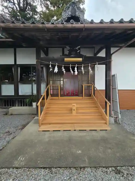 武蔵第六天神社の{uncategorized: "未分類", other: "その他", undefined: "問題あり", building: "その他建物", grave: "お墓", sacred_gate: "鳥居", guardian: "狛犬", statue: "像", buddha: "仏像", history: "歴史", nature: "自然", garden: "庭園", animal: "動物", pagoda: "塔", temizu: "手水舎", mountain_gate: "山門・神門", sanctuary: "本殿・本堂", subordinate: "末社・摂社", art: "芸術", scenery: "景色", jizo: "地蔵", ema: "絵馬", goshuin: "御朱印", omikuji: "おみくじ", items: "授与品その他", amulet: "お守り", goshuincho: "御朱印帳", eats: "食事", festival: "お祭り", votive_dance: "神楽", shichigosan: "七五三参", wedding: "結婚式", experience: "体験その他", initially: "初詣", around: "周辺", anti_infection: "感染症対策"}