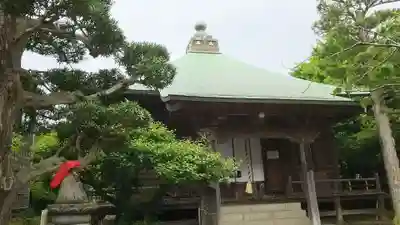 極楽寺（霊鷲山感應院極楽律寺）の本殿・本堂