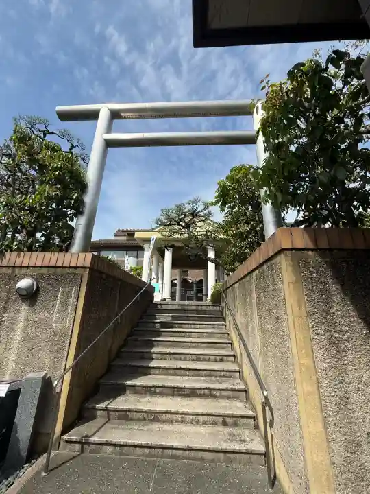 飛行神社の{uncategorized: "未分類", other: "その他", undefined: "問題あり", building: "その他建物", grave: "お墓", sacred_gate: "鳥居", guardian: "狛犬", statue: "像", buddha: "仏像", history: "歴史", nature: "自然", garden: "庭園", animal: "動物", pagoda: "塔", temizu: "手水舎", mountain_gate: "山門・神門", sanctuary: "本殿・本堂", subordinate: "末社・摂社", art: "芸術", scenery: "景色", jizo: "地蔵", ema: "絵馬", goshuin: "御朱印", omikuji: "おみくじ", items: "授与品その他", amulet: "お守り", goshuincho: "御朱印帳", eats: "食事", festival: "お祭り", votive_dance: "神楽", shichigosan: "七五三参", wedding: "結婚式", experience: "体験その他", initially: "初詣", around: "周辺", anti_infection: "感染症対策"}