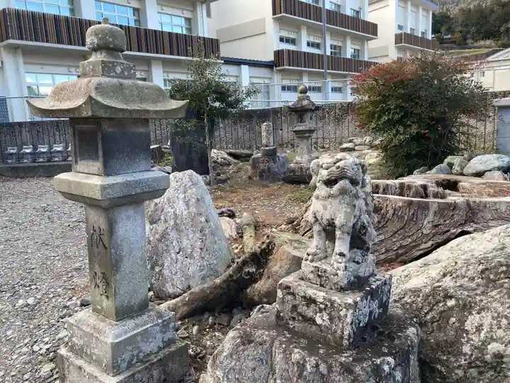 葛倉神社の狛犬