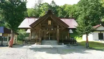 新得神社の本殿・本堂
