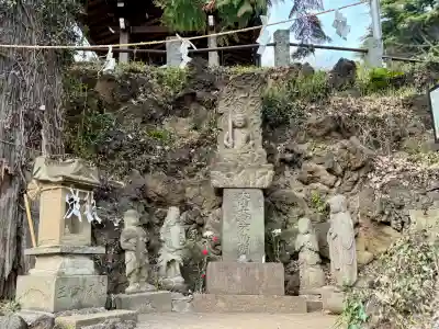 八幡神社の{uncategorized: "未分類", other: "その他", undefined: "問題あり", building: "その他建物", grave: "お墓", sacred_gate: "鳥居", guardian: "狛犬", statue: "像", buddha: "仏像", history: "歴史", nature: "自然", garden: "庭園", animal: "動物", pagoda: "塔", temizu: "手水舎", mountain_gate: "山門・神門", sanctuary: "本殿・本堂", subordinate: "末社・摂社", art: "芸術", scenery: "景色", jizo: "地蔵", ema: "絵馬", goshuin: "御朱印", omikuji: "おみくじ", items: "授与品その他", amulet: "お守り", goshuincho: "御朱印帳", eats: "食事", festival: "お祭り", votive_dance: "神楽", shichigosan: "七五三参", wedding: "結婚式", experience: "体験その他", initially: "初詣", around: "周辺", anti_infection: "感染症対策"}