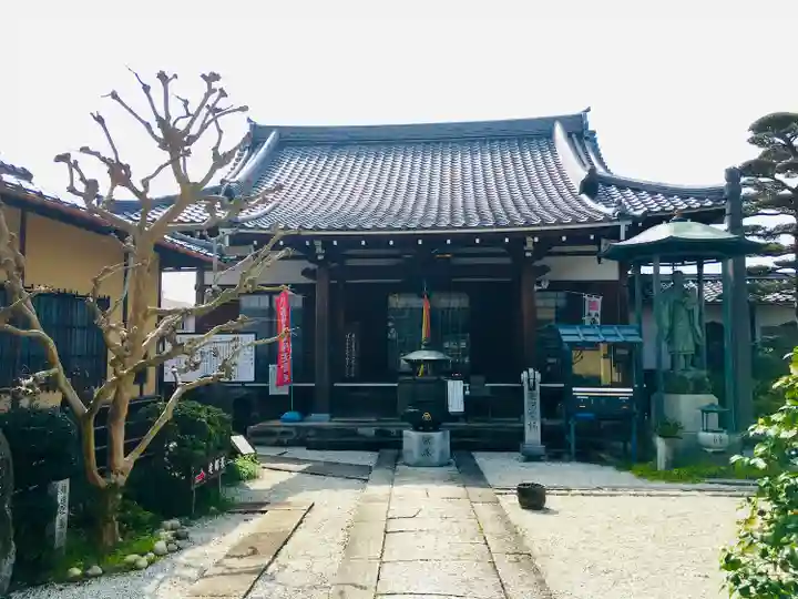 愛染院願成寺の本殿・本堂