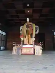 素盞雄神社の像