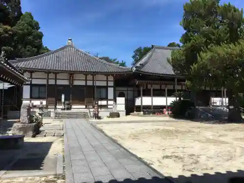 大興寺の本殿・本堂