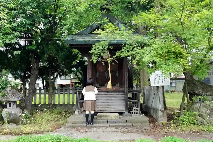 鳥海月山両所宮の末社・摂社