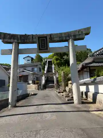 法成寺八幡神社の{uncategorized: "未分類", other: "その他", undefined: "問題あり", building: "その他建物", grave: "お墓", sacred_gate: "鳥居", guardian: "狛犬", statue: "像", buddha: "仏像", history: "歴史", nature: "自然", garden: "庭園", animal: "動物", pagoda: "塔", temizu: "手水舎", mountain_gate: "山門・神門", sanctuary: "本殿・本堂", subordinate: "末社・摂社", art: "芸術", scenery: "景色", jizo: "地蔵", ema: "絵馬", goshuin: "御朱印", omikuji: "おみくじ", items: "授与品その他", amulet: "お守り", goshuincho: "御朱印帳", eats: "食事", festival: "お祭り", votive_dance: "神楽", shichigosan: "七五三参", wedding: "結婚式", experience: "体験その他", initially: "初詣", around: "周辺", anti_infection: "感染症対策"}