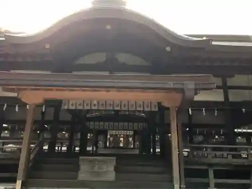 往馬坐伊古麻都比古神社の本殿