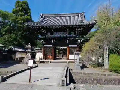 梅宮大社の山門・神門