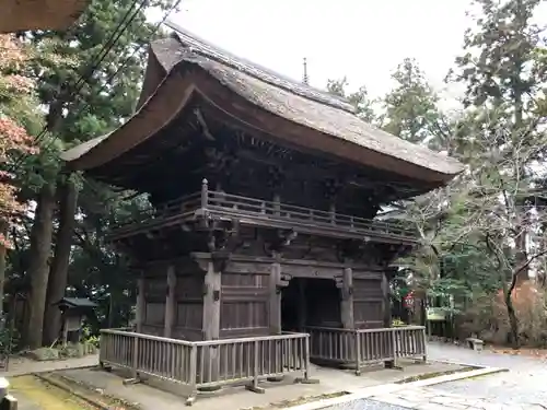 西明寺の山門