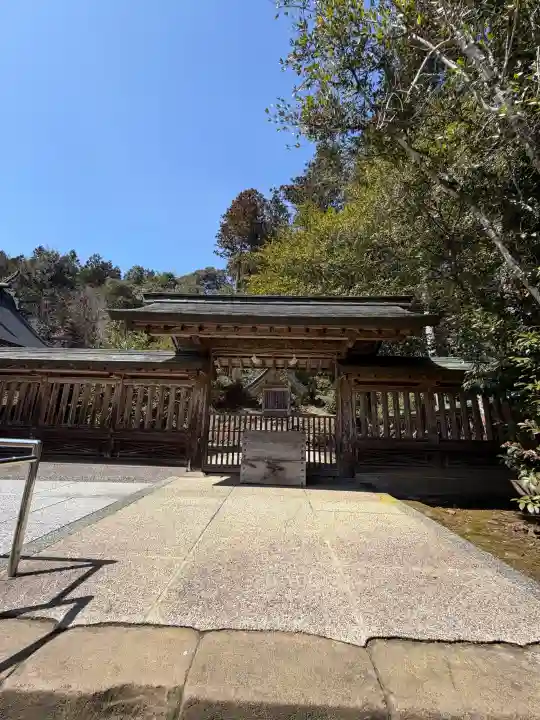熊野大社の{uncategorized: "未分類", other: "その他", undefined: "問題あり", building: "その他建物", grave: "お墓", sacred_gate: "鳥居", guardian: "狛犬", statue: "像", buddha: "仏像", history: "歴史", nature: "自然", garden: "庭園", animal: "動物", pagoda: "塔", temizu: "手水舎", mountain_gate: "山門・神門", sanctuary: "本殿・本堂", subordinate: "末社・摂社", art: "芸術", scenery: "景色", jizo: "地蔵", ema: "絵馬", goshuin: "御朱印", omikuji: "おみくじ", items: "授与品その他", amulet: "お守り", goshuincho: "御朱印帳", eats: "食事", festival: "お祭り", votive_dance: "神楽", shichigosan: "七五三参", wedding: "結婚式", experience: "体験その他", initially: "初詣", around: "周辺", anti_infection: "感染症対策"}