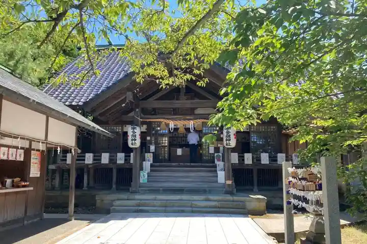 宇多須神社の本殿・本堂