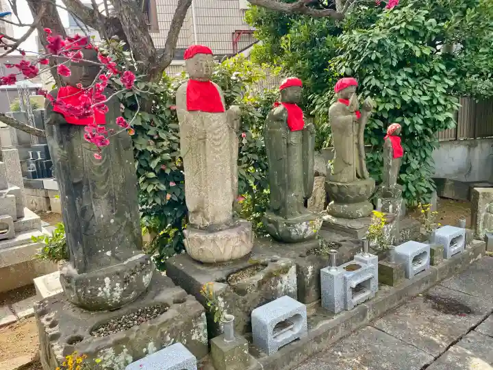 城官寺の{uncategorized: "未分類", other: "その他", undefined: "問題あり", building: "その他建物", grave: "お墓", sacred_gate: "鳥居", guardian: "狛犬", statue: "像", buddha: "仏像", history: "歴史", nature: "自然", garden: "庭園", animal: "動物", pagoda: "塔", temizu: "手水舎", mountain_gate: "山門・神門", sanctuary: "本殿・本堂", subordinate: "末社・摂社", art: "芸術", scenery: "景色", jizo: "地蔵", ema: "絵馬", goshuin: "御朱印", omikuji: "おみくじ", items: "授与品その他", amulet: "お守り", goshuincho: "御朱印帳", eats: "食事", festival: "お祭り", votive_dance: "神楽", shichigosan: "七五三参", wedding: "結婚式", experience: "体験その他", initially: "初詣", around: "周辺", anti_infection: "感染症対策"}