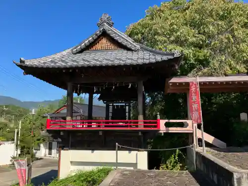 差出磯大嶽山神社 仕事と健康と厄よけの神さまの建物その他