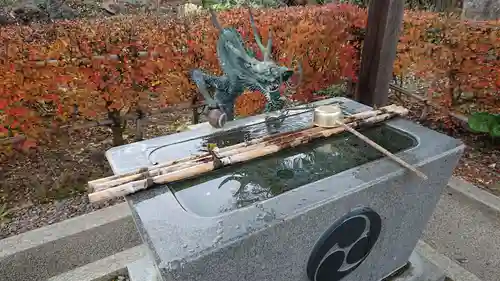 人丸神社（小中町）の手水舎