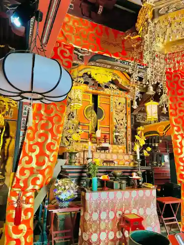 秩父札所１番　四萬部寺の{uncategorized: "未分類", other: "その他", undefined: "問題あり", building: "その他建物", grave: "お墓", sacred_gate: "鳥居", guardian: "狛犬", statue: "像", buddha: "仏像", history: "歴史", nature: "自然", garden: "庭園", animal: "動物", pagoda: "塔", temizu: "手水舎", mountain_gate: "山門・神門", sanctuary: "本殿・本堂", subordinate: "末社・摂社", art: "芸術", scenery: "景色", jizo: "地蔵", ema: "絵馬", goshuin: "御朱印", omikuji: "おみくじ", items: "授与品その他", amulet: "お守り", goshuincho: "御朱印帳", eats: "食事", festival: "お祭り", votive_dance: "神楽", shichigosan: "七五三参", wedding: "結婚式", experience: "体験その他", initially: "初詣", around: "周辺", anti_infection: "感染症対策"}