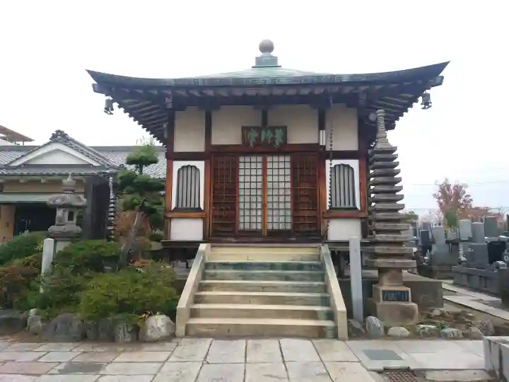 観音寺の{uncategorized: "未分類", other: "その他", undefined: "問題あり", building: "その他建物", grave: "お墓", sacred_gate: "鳥居", guardian: "狛犬", statue: "像", buddha: "仏像", history: "歴史", nature: "自然", garden: "庭園", animal: "動物", pagoda: "塔", temizu: "手水舎", mountain_gate: "山門・神門", sanctuary: "本殿・本堂", subordinate: "末社・摂社", art: "芸術", scenery: "景色", jizo: "地蔵", ema: "絵馬", goshuin: "御朱印", omikuji: "おみくじ", items: "授与品その他", amulet: "お守り", goshuincho: "御朱印帳", eats: "食事", festival: "お祭り", votive_dance: "神楽", shichigosan: "七五三参", wedding: "結婚式", experience: "体験その他", initially: "初詣", around: "周辺", anti_infection: "感染症対策"}