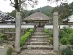 達身寺の山門