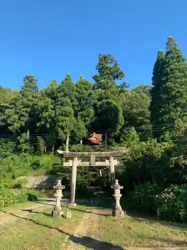 諏訪神社の鳥居