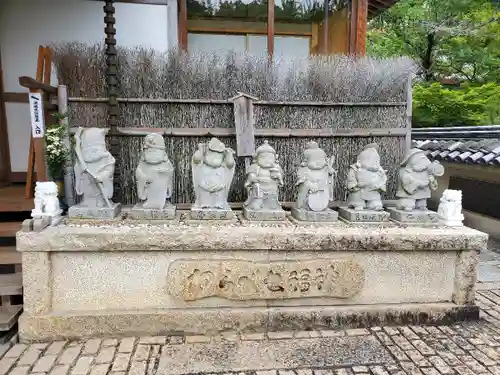 福蔵寺の像