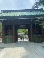 高徳院の山門・神門