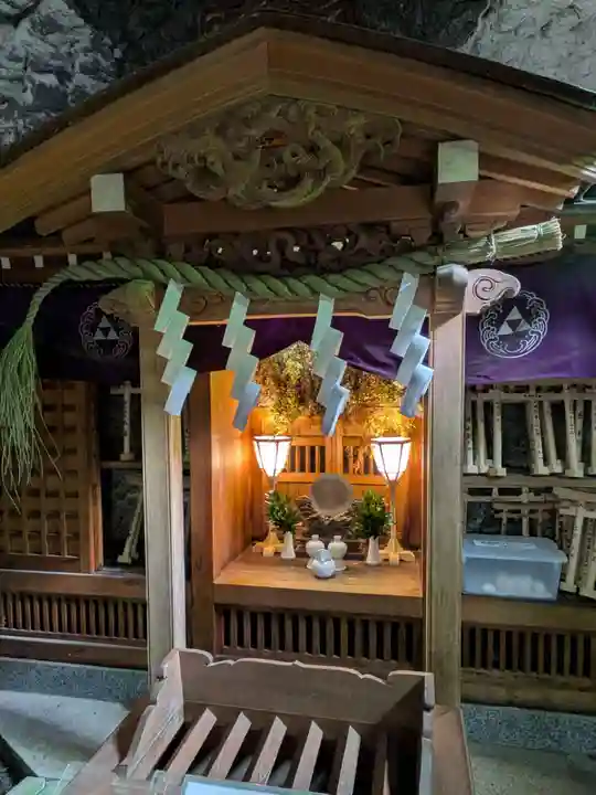 銭洗弁財天宇賀福神社(神奈川県)