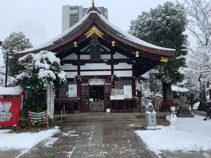 三輪神社の本殿・本堂