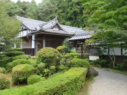 西明寺の本殿・本堂