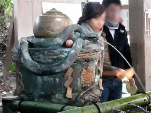 大神神社の手水舎